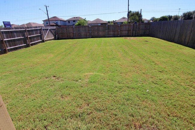 Foto del edificio - 7006 Heathers Way