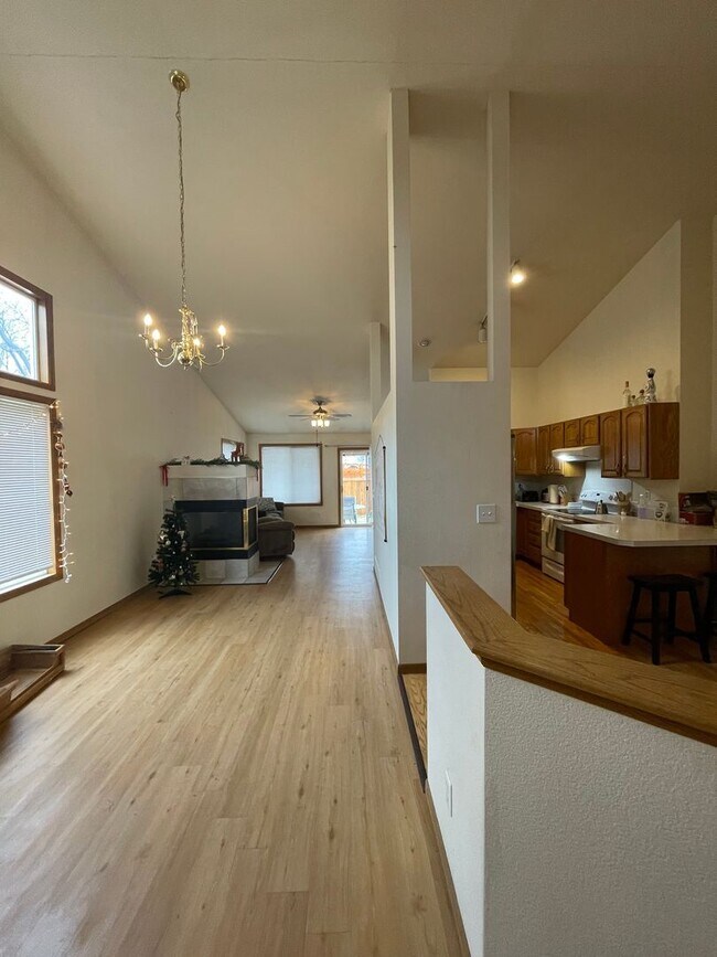 Foto del edificio - STUDENTS WELCOME! Spacious Duplex in Southwest Ft. Collins