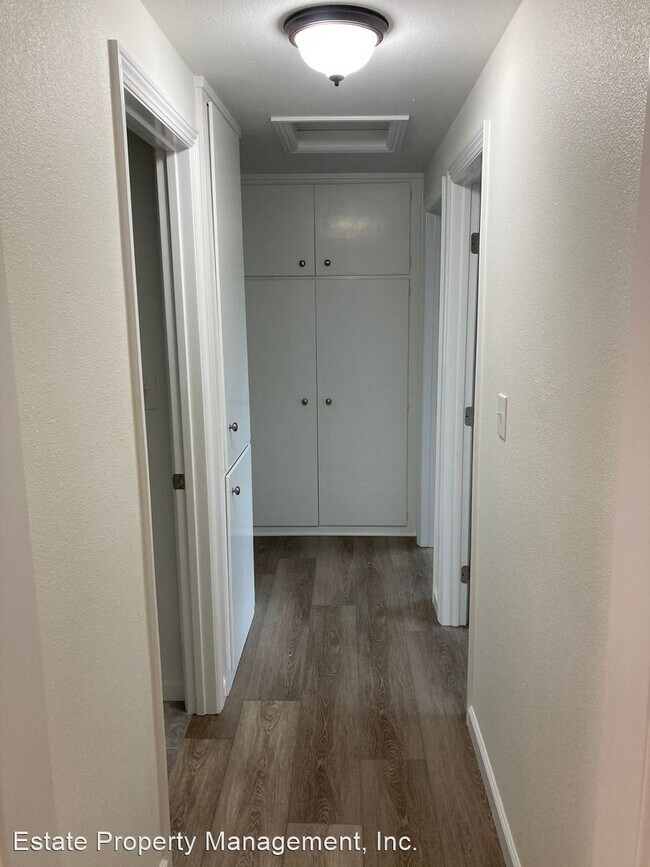 Building Photo - 3 br, 2 bath House - 4052 Polaris Avenue