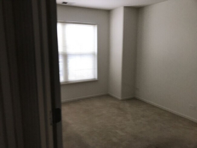Building Photo - 717 Keystone Ln