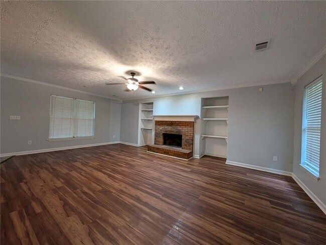 Foto del edificio - 3004 Dogwood Ln