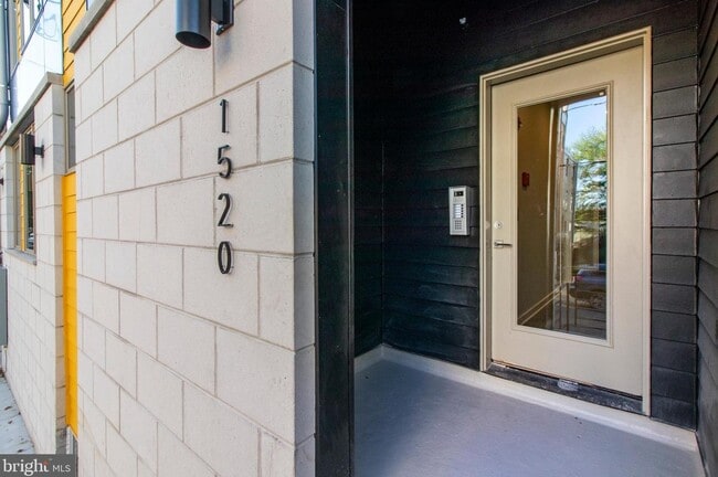 Building Photo - 1520 N 7th St