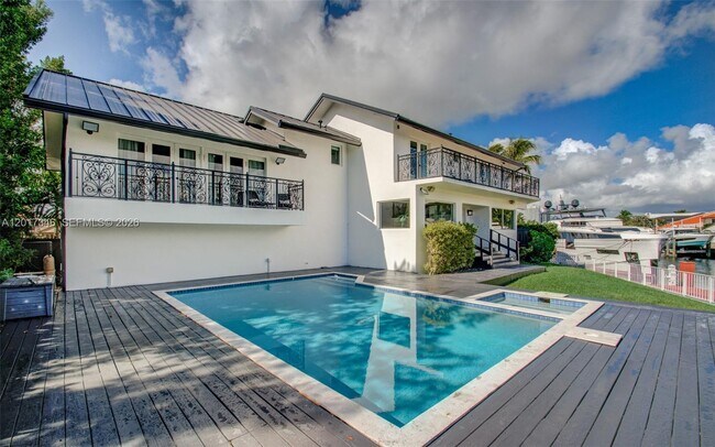 Foto del edificio - 16461 NE 34th Ave