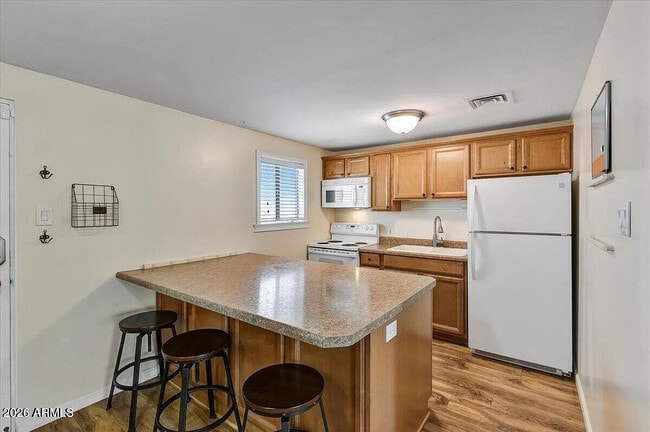 Building Photo - 6125 E Indian School Rd