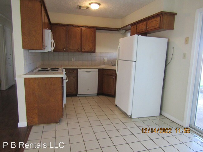 Building Photo - 3 br, 2 bath House - 5916 NW Briarwood Ave.