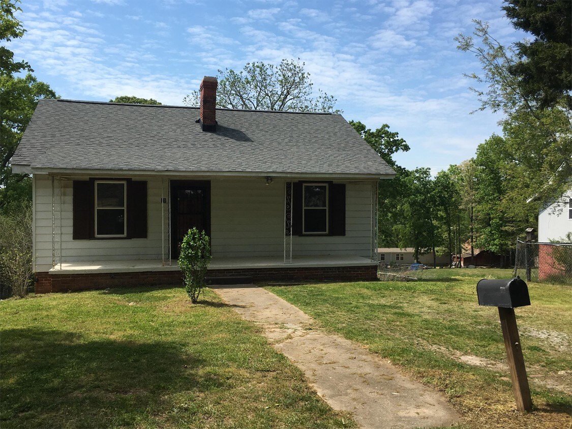 17 Circle St, Travelers Rest, SC 29690 House Rental in Travelers Rest