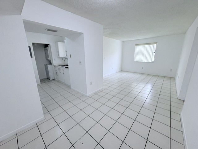 Building Photo - 526 NW 114th Ave