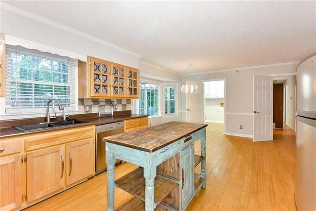 Foto del edificio - 5748 Jordanaire Pl NW