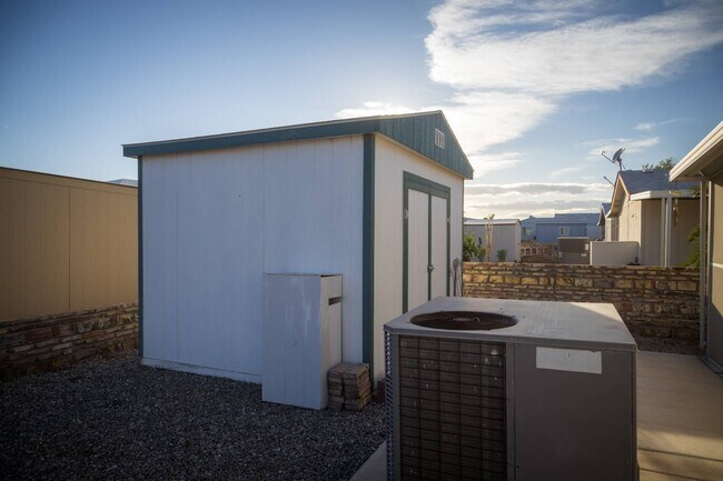 Foto del edificio - 9351 E 28th St