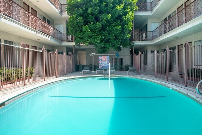 Interior Photo - 195 S Wilson Ave