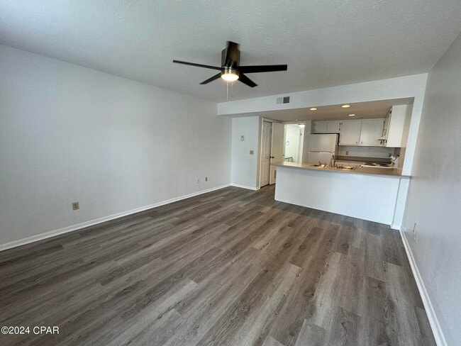 Building Photo - 3606 Tiki Dr