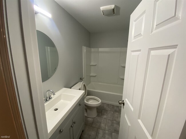 Building Photo - 3 br, 2 bath Duplex - 55 Verndale Avenue 2