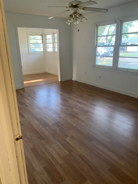 Building Photo - 311 Pearl Dr
