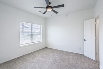 Building Photo - ReNew Jordan Creek