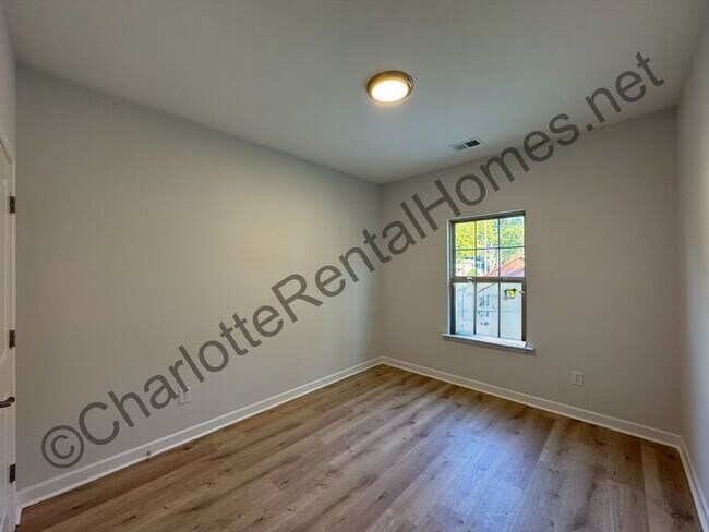 Building Photo - New Construction Single Family Home!