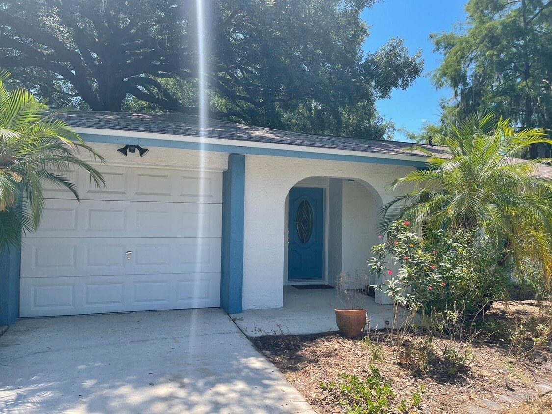 Charming 3 Bed / 2 Bath Home in Winter Spr... - Charming 3 Bed / 2 Bath Home in Winter Spr...