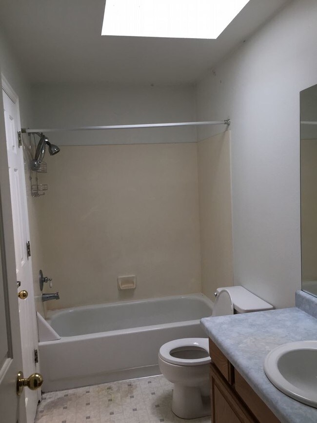 Building Photo - Cozy Two Bedroom Home in Sandy
