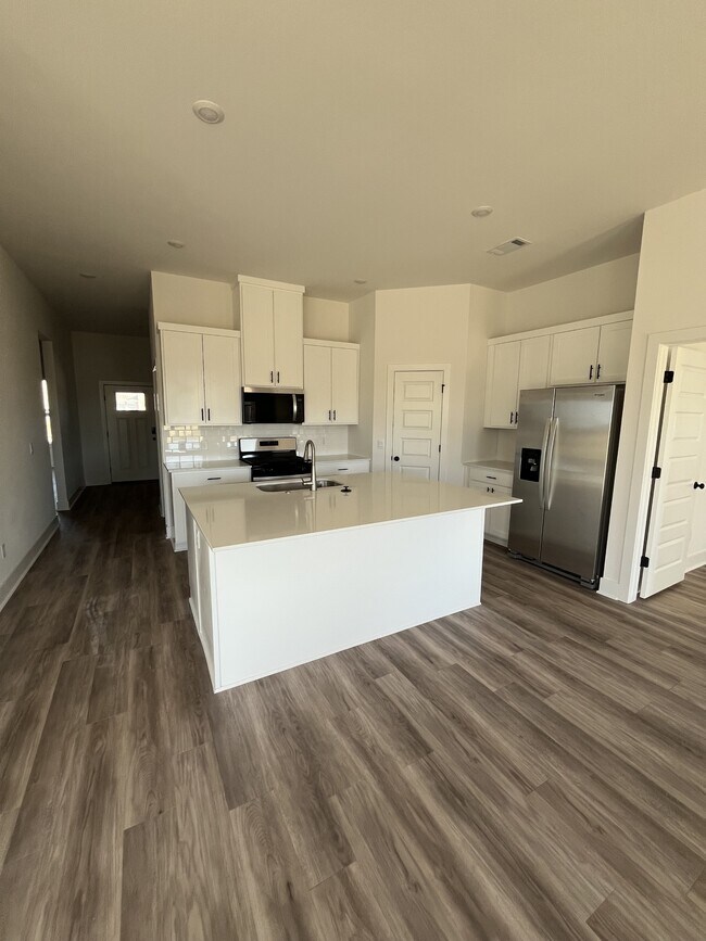 Building Photo - 513 W Gosling Isle