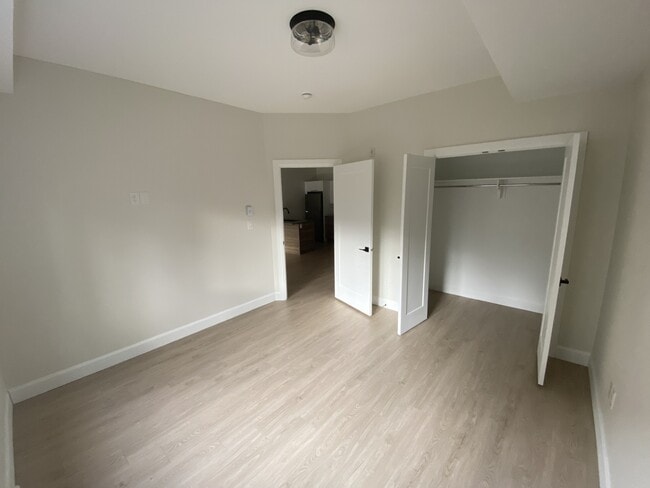 Building Photo - 180 Hillsborough Rd
