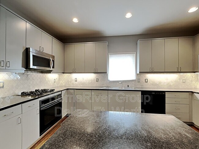 Foto del edificio - 2914 Woodside St