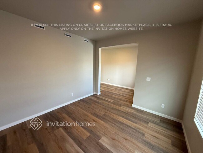 Foto del edificio - 957 Cascade Falls St