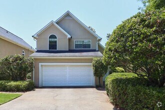 Building Photo - 105 Sweetwater Trce