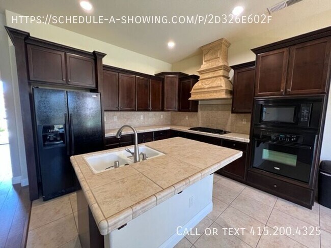Building Photo - 5967 E Via Peccio Dr