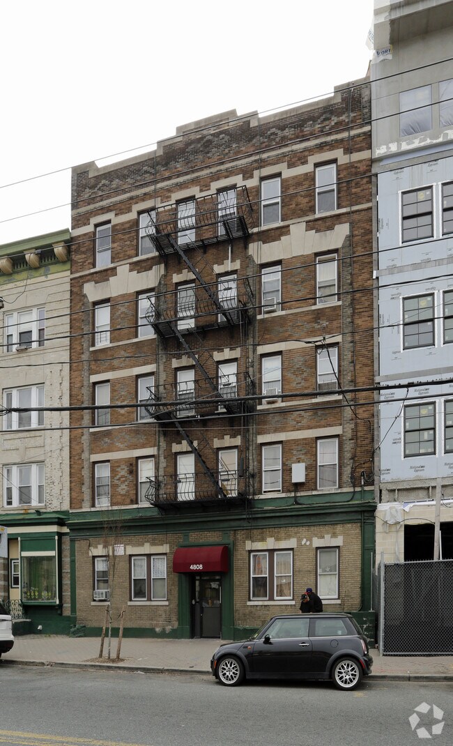 Building Photo - 4808 Park Ave