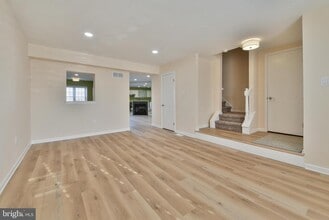 Building Photo - 702 Spice Bush