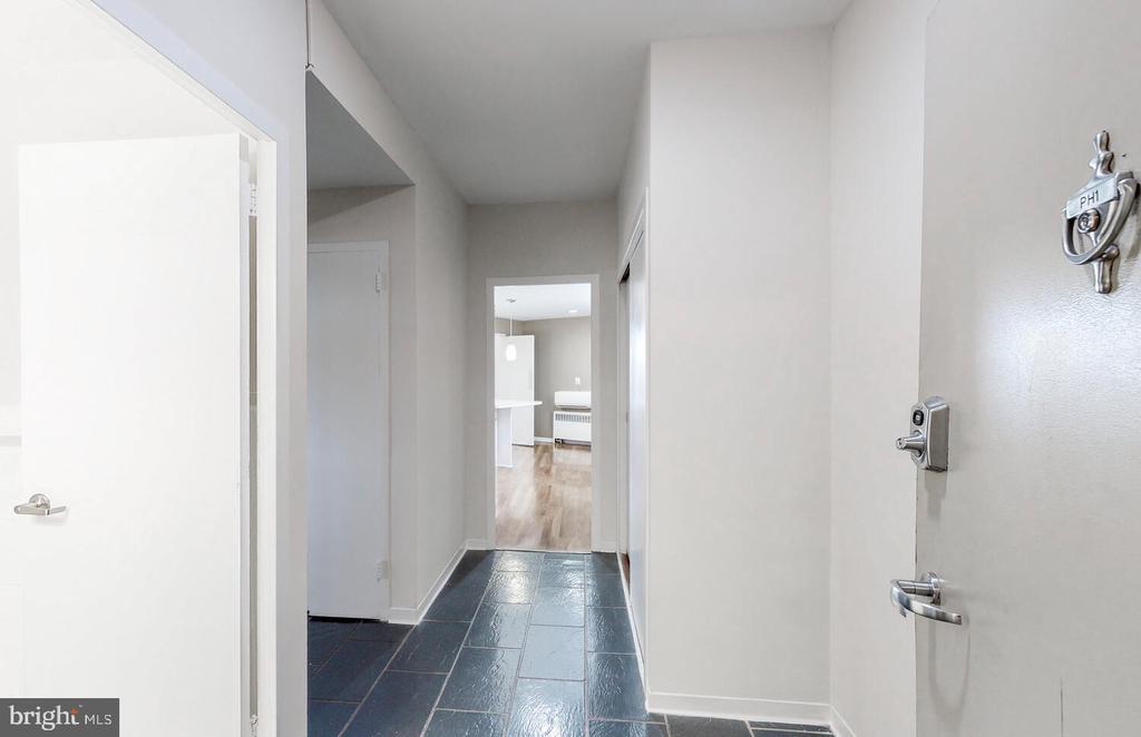 105 39TH St Unit PH1, ROLAND PARK, MD 21210 Room for Rent in ROLAND