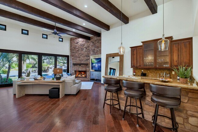 Foto del edificio - Rates Vary: $12,495 - $29,995
