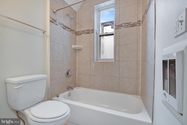 Building Photo - 618 Columbia Rd NW