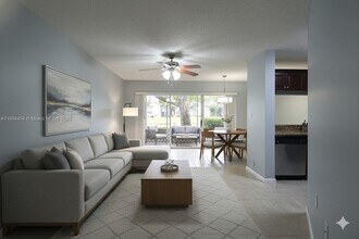 Building Photo - 7106 Glenmoor Dr