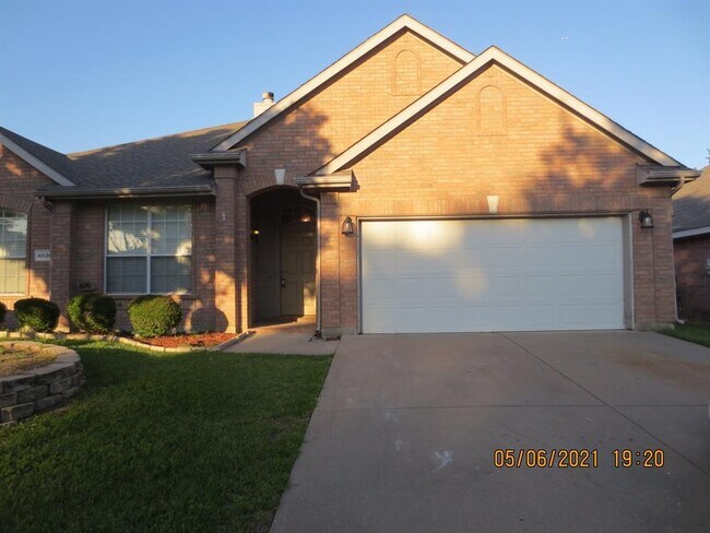 Building Photo - 4836 Gloucester Dr