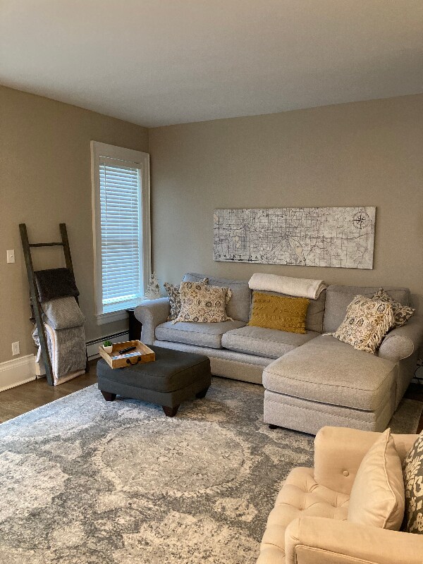 Foto del edificio - 593 Laurel Ave