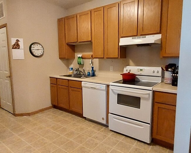 Foto del edificio - Nice 3 Bedroom 1.5 Bathroom Townhome in Hu...