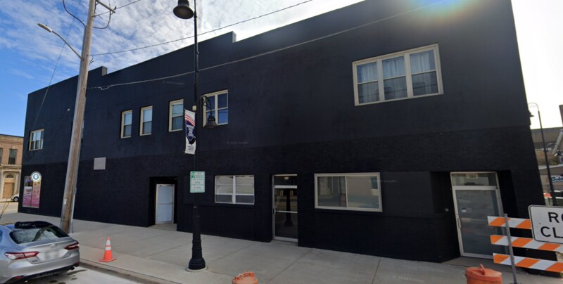 Primary Photo - 206 Main Ave