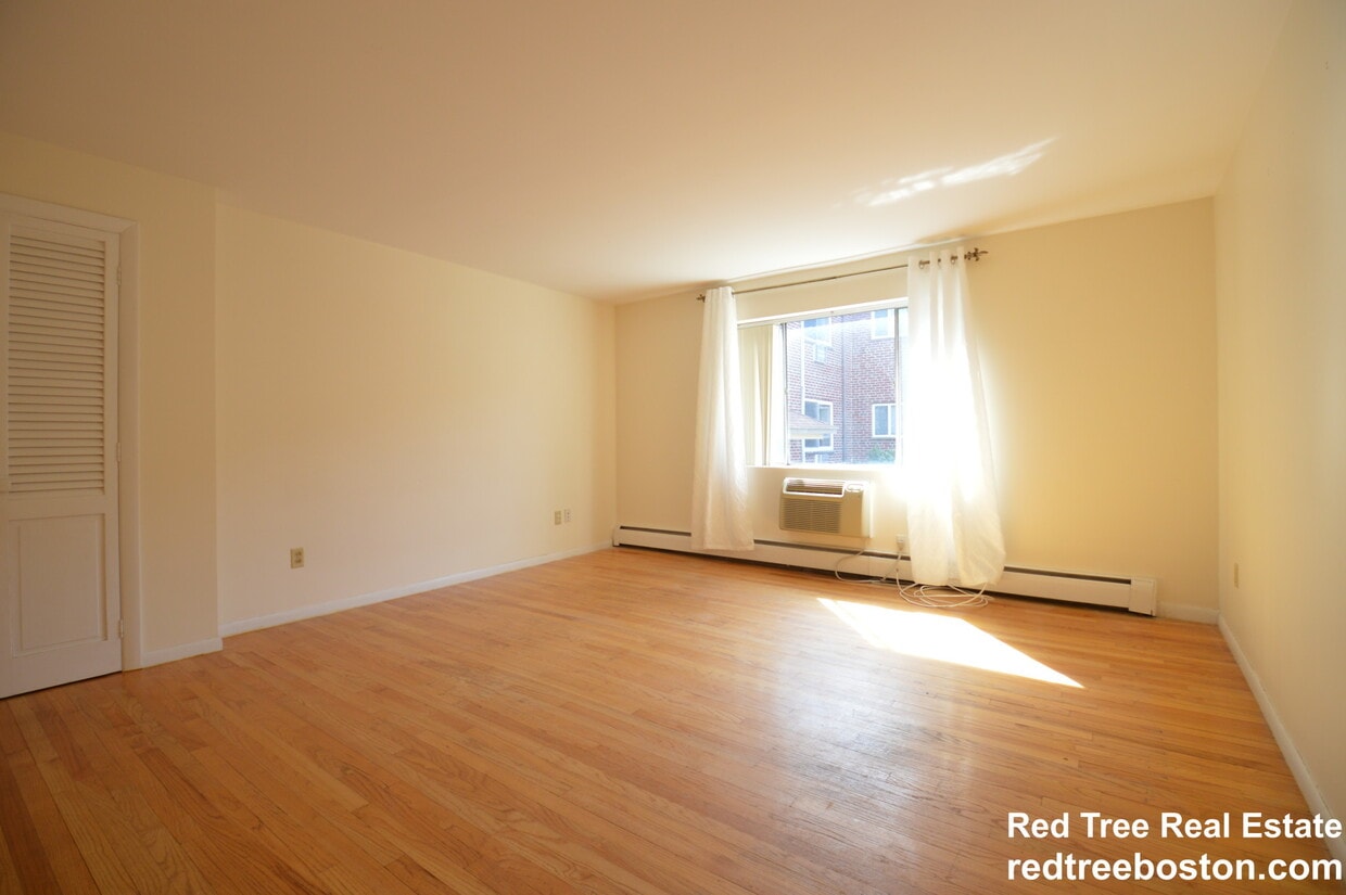 54 Bryon Rd, Chestnut Hill, MA 02467 Condo for Rent in Chestnut Hill