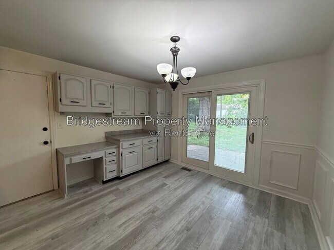 Foto del edificio - 4225 Fernbrook St