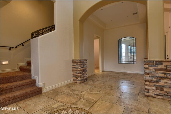 Building Photo - 6304 Franklin Trail Drive