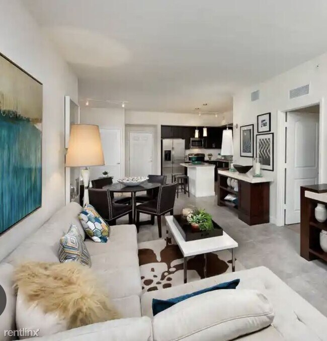 Foto del edificio - 3 br, 2 bath Condo - 8720 NW 33rd St NUEVO...