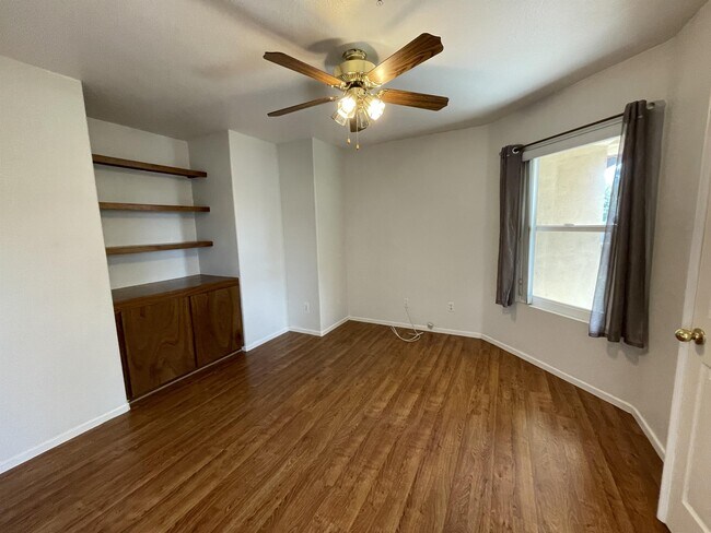 Building Photo - 9334 Diane Ave