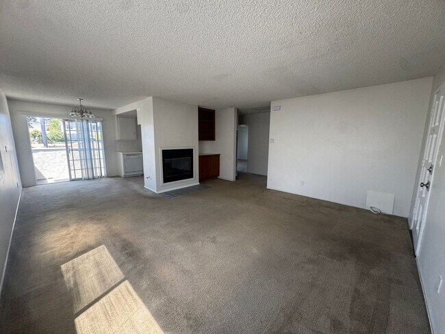 Foto del edificio - $2,395! Spacious Upstairs 2 Bedroom, 2 Bathroom Apartment with 2-Car Garage! 90710