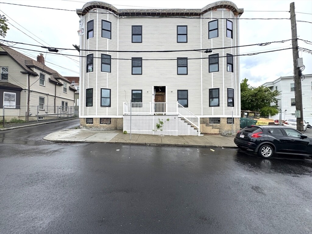 Foto principal - 56 Sachem St