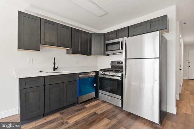 Foto del edificio - 610 57th St NE