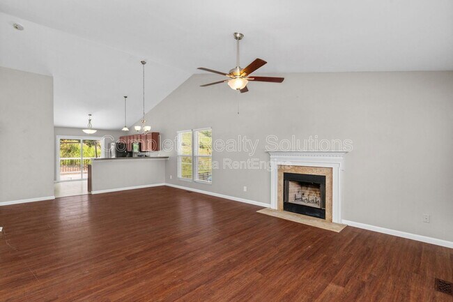 Building Photo - 6593 Buckingham Palace Dr