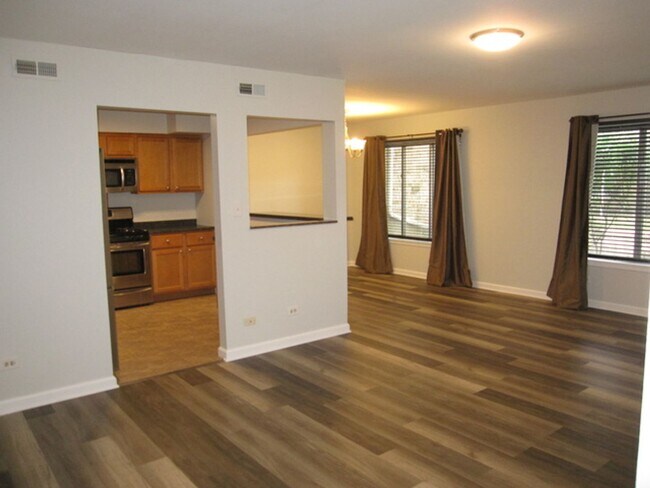 Foto del edificio - Spacious 2 Bedroom