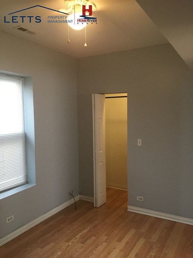 Building Photo - Beautiful 2 Bedroom Apartment Available Now