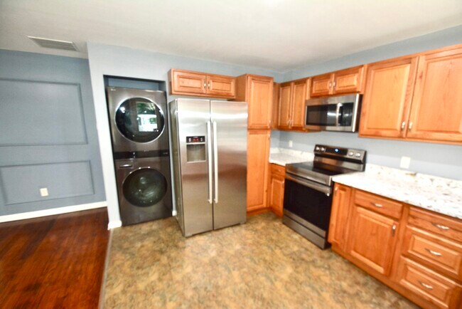 Building Photo - 1385 Elizabeth Ln