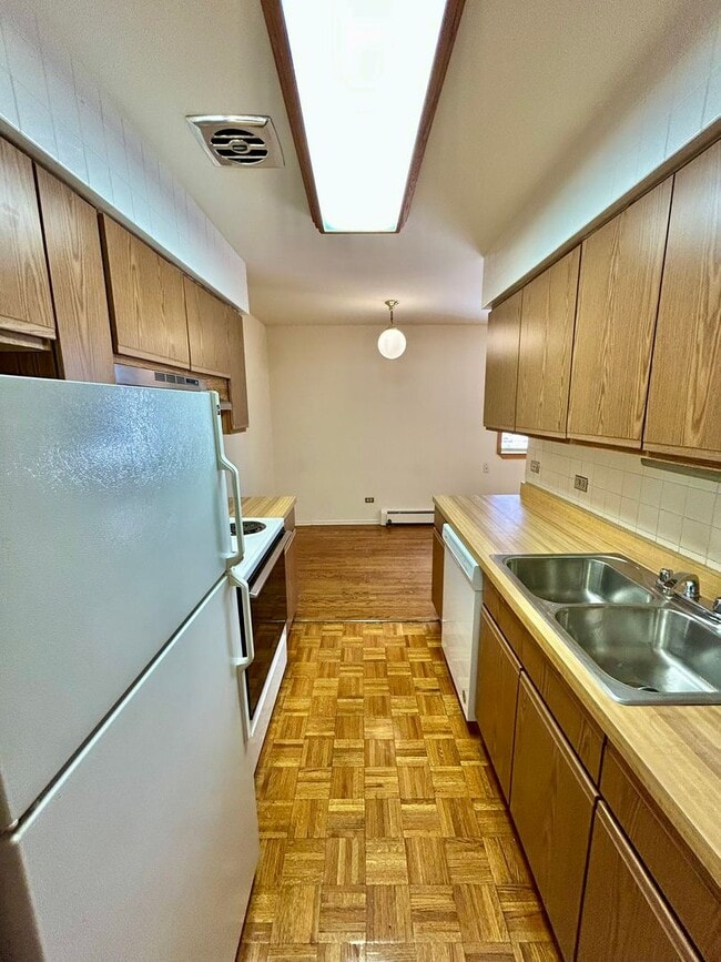 Interior Photo - 531 W. Deming